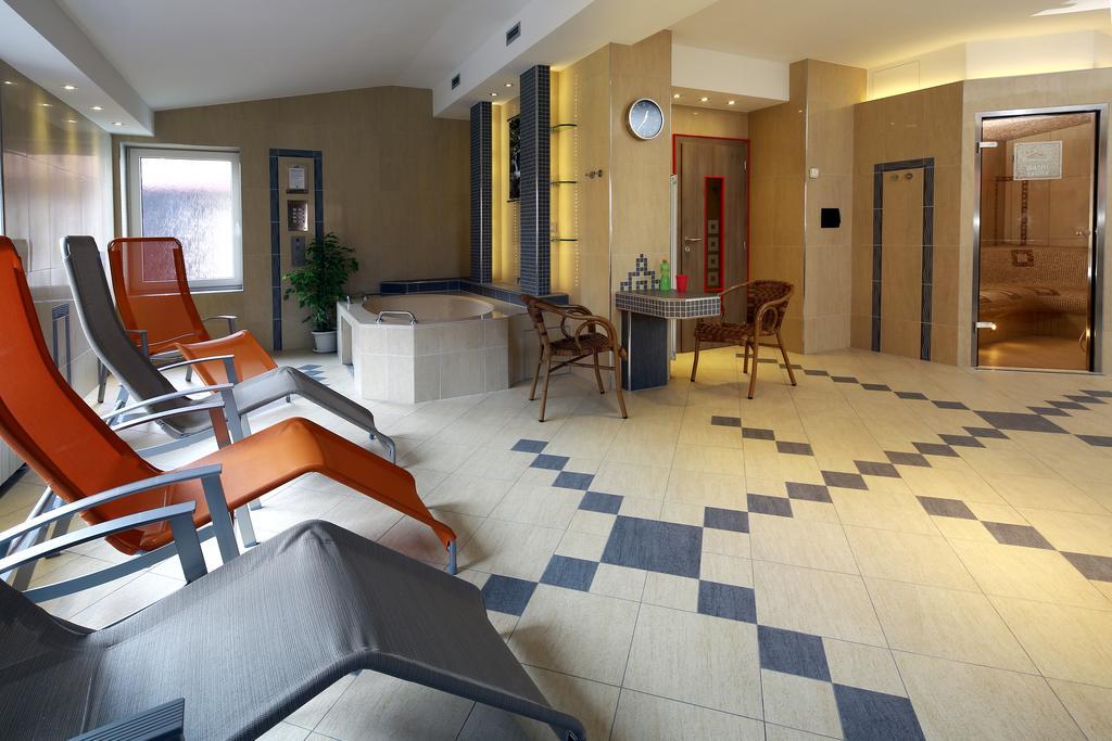 Wellness Penzion Pod Rozhlednou Kostelec nad Orlicí Exterior photo